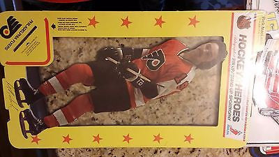 1975 CARTON CRAFT CORP PHILADELPHIA FLYERS RICK MACLEISH AD STAND CARD LARGE
