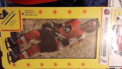 1975 CARTON CRAFT CORP PHILADELPHIA FLYERS RICK MACLEISH AD STAND CARD LARGE