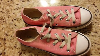 CONVERSE ALL STAR KIDS SIZE 13 LOW TOP CHUCK TAYLORS PINK YOUTH