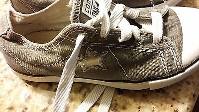 CONVERSE ALL STAR KIDS SIZE 2 LOW TOP CHUCK TAYLORS GRAY WHITE STARS  YOUTH