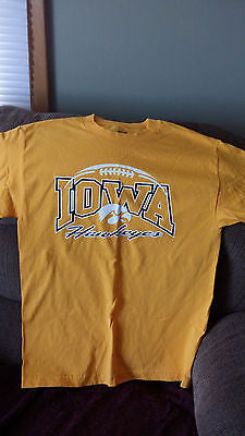 IOWA HAWKEYES FOOTBALL T SHIRT  SIZE MED ADULT