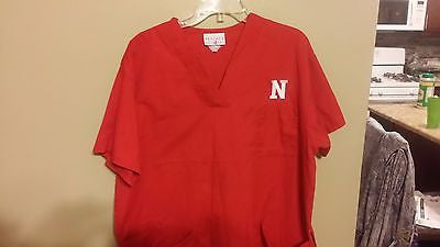 NEBRASKA HUSKERS NURSE DOCTOR SCRUBS SHIRT  SIZE XL ADULT