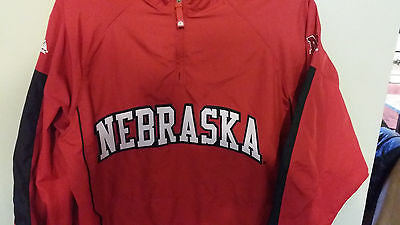 NEBRASKA HUSKERS MAJESTIC LIGHTWEIGHT PULLOVER JACKET SIZE MED ADULT