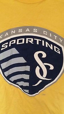 SPORTING KC SPRINT T SHIRT SIZE SMALL ADULT