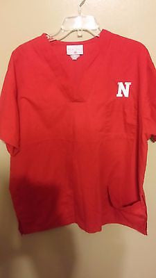 NEBRASKA HUSKERS NURSE DOCTOR SCRUBS SHIRT  SIZE XL ADULT