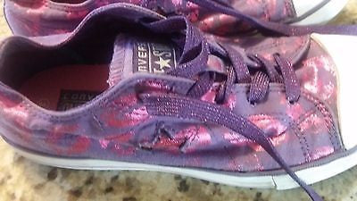 CONVERSE ONE STAR KIDS SIZE 3 LOW TOP CHUCK TAYLORS LIPS KISSES