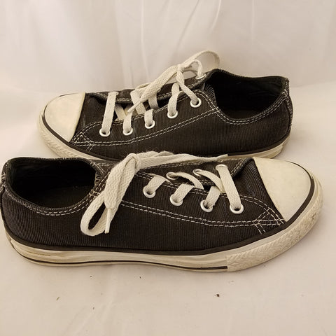 CONVERSE ALL STAR BLACK METALLIC LOOK SIZE 2 LOW TOP CHUCK TAYLORS YOUTH