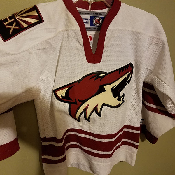PHOENIX COYOTES CCM HOCKEY JERSEY SIZE SM/MED YOUTH