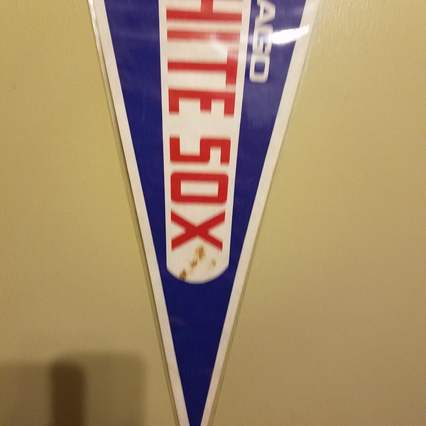 CHICAGO WHITE SOX VINTAGE MLB FELT PENNANT WITH HOLDER
