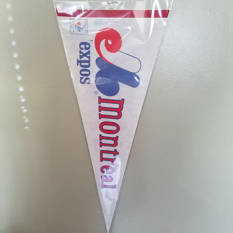 MONTREAL EXPOS VINTAGE THROWBACK LOGO  FELT PENNANT WITH HOLDER