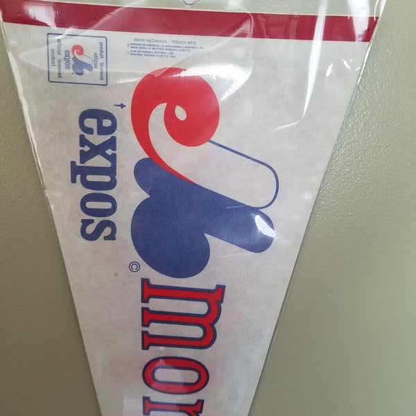 MONTREAL EXPOS VINTAGE THROWBACK LOGO  FELT PENNANT WITH HOLDER