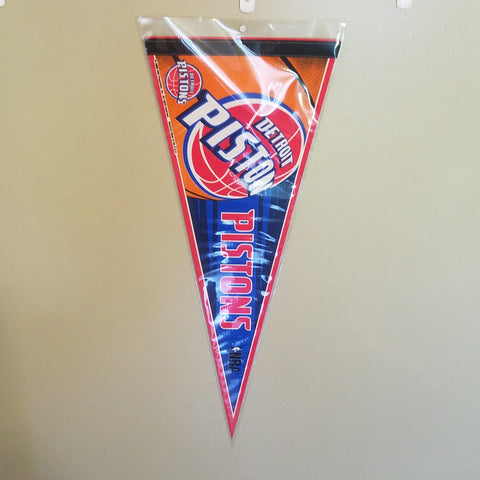 DETROIT PISTONS 2006 VINTAGE THROWBACK LOGO  FELT PENNANT WITH HOLDER