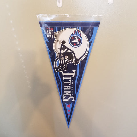 TENNESSEE TITANS VINTAGE NFL FELT PENNANT WITH HOLDER #4