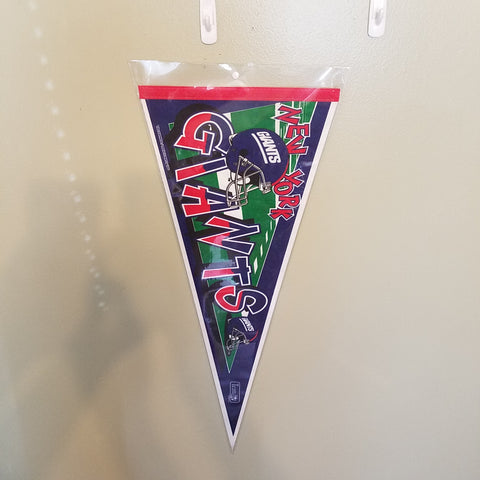 NEW YORK GIANTS VINTAGE NFL FELT PENNANT WITH HOLDER #4