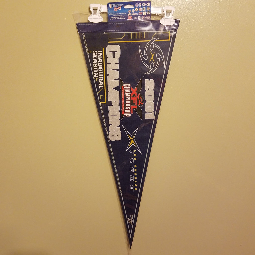 LOS ANGELES EXTREME XFL CHAMPIONSHIP FELT PENNANT WITH HOLDER