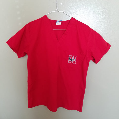 NEBRASKA HUSKERS NURSE DOCTOR SCRUBS SHIRT SIZE SMALL ADULT