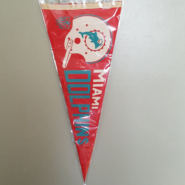 MIAMI DOLPHINS 1967 ONE BAR HELMET VINTAGE FELT PENNANT WITH HOLDER