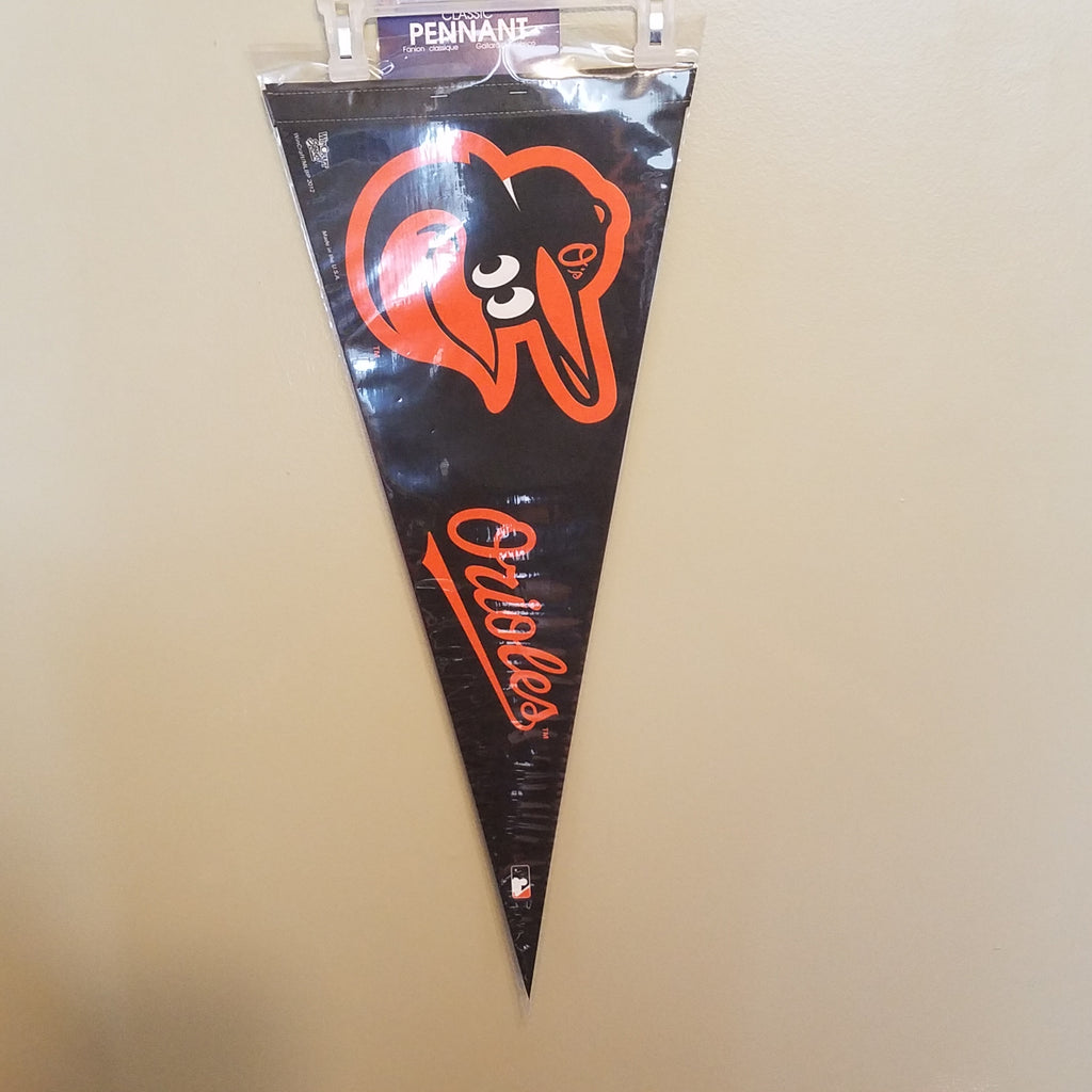 BALTIMORE ORIOLES MLB FELT PENNANT WITH HOLDER #3