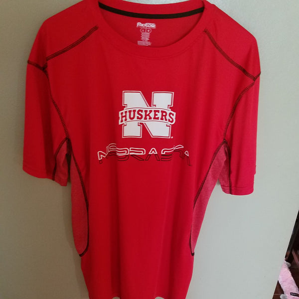 NEBRASKA HUSKERS LARGE N PERFORMANCE STYLE SHIRT SIZE LARGE ADULT