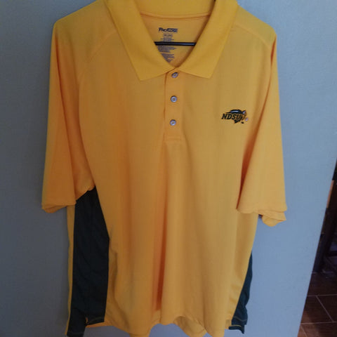 NORTH DAKOTA STATE BISON POLO SHIRT SIZE 2 XL ADULT