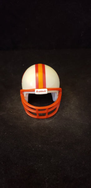 TAMPA BAY BUCCANEERS SERIES 1 THROWBACK TRADITIONAL POCKET PRO HELMET